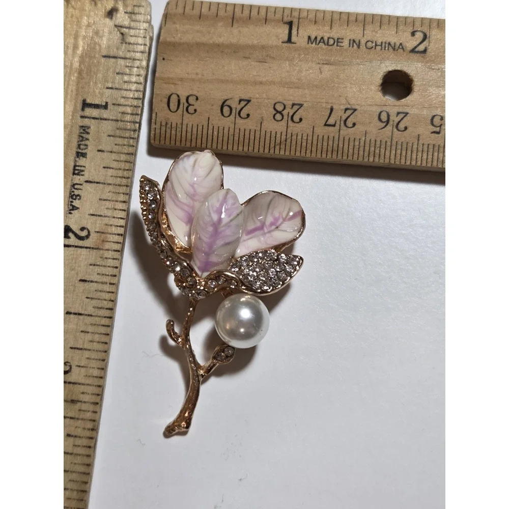 Pink White Enamel Rhinestone Pearl Gold Tone Brooch Pendant